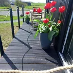Wild Meadow Huts بيت للعطل