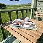 Wild Meadow Huts * دولين