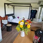 Сasa de vacaciones Wild Meadow Huts *