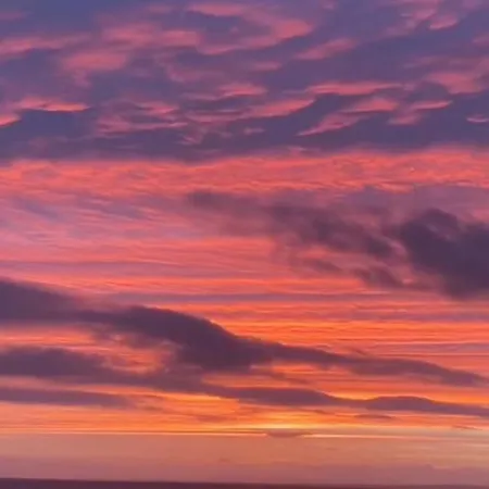 Wild Meadow Huts * ドゥーリン