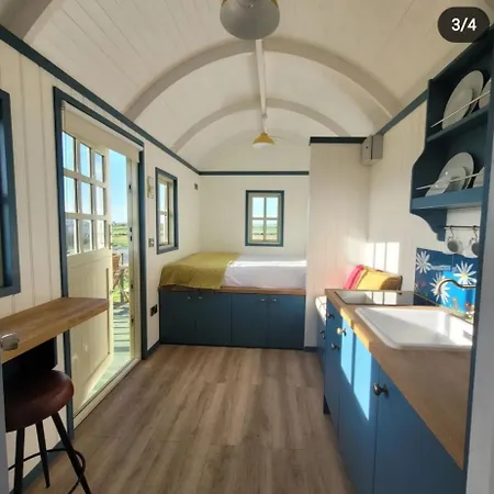 Wild Meadow Huts Holiday home