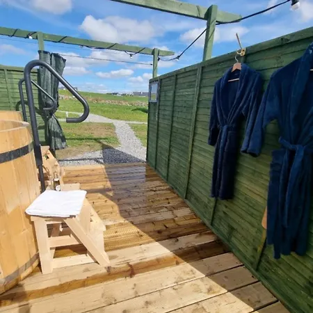 別荘 Wild Meadow Huts *