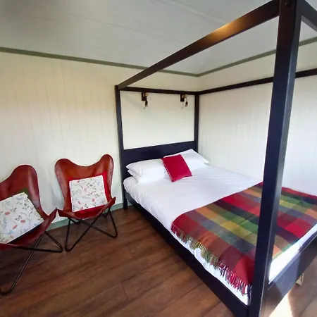 Wild Meadow Huts Casa vacanze