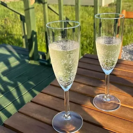 別荘 Wild Meadow Huts