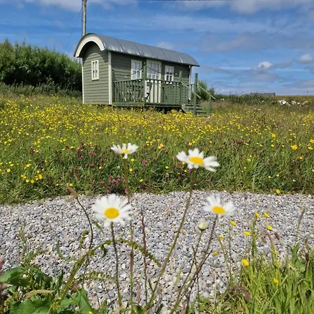 Wild Meadow Huts Casa vacanze