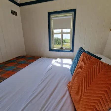 Wild Meadow Huts * ドゥーリン