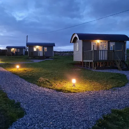 Feriehus Wild Meadow Huts *