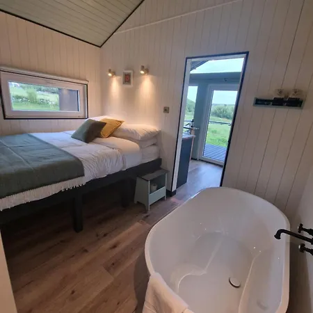 Wild Meadow Huts Дом отдыха