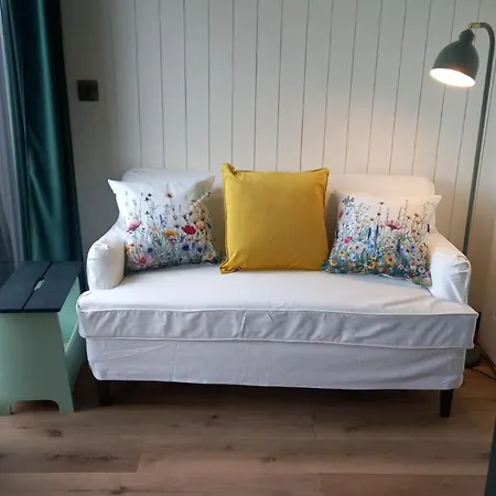 Wild Meadow Huts ドゥーリン