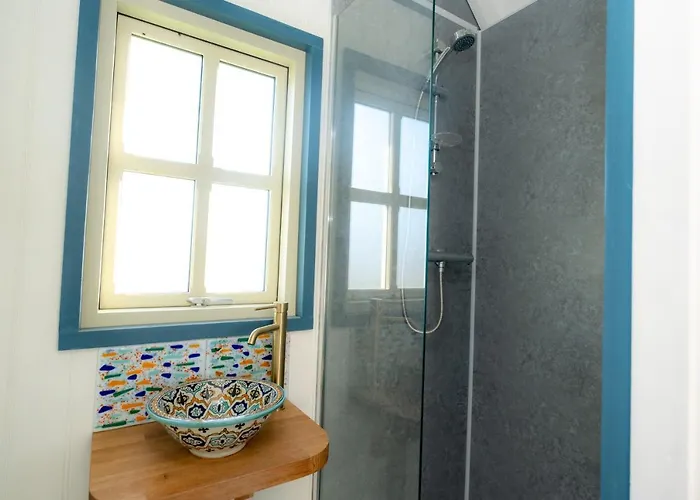 Wild Meadow Huts Semesterbostad *