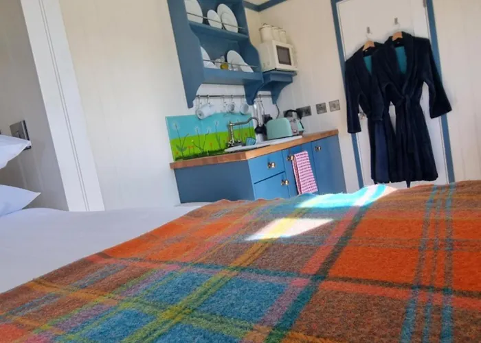 Wild Meadow Huts Semesterbostad *