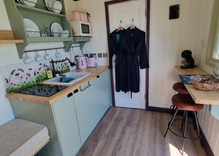 Wild Meadow Huts Semesterbostad