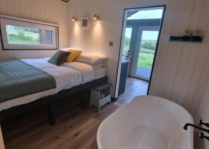 Wild Meadow Huts Semesterbostad