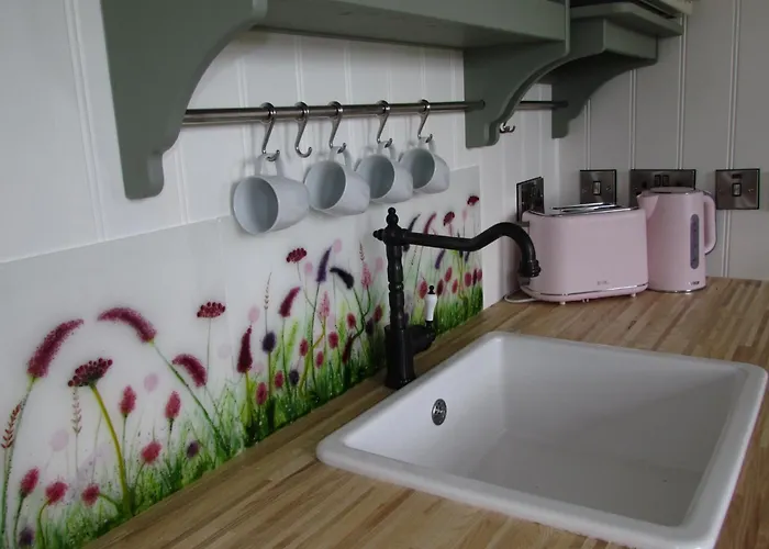 Wild Meadow Huts * Doolin